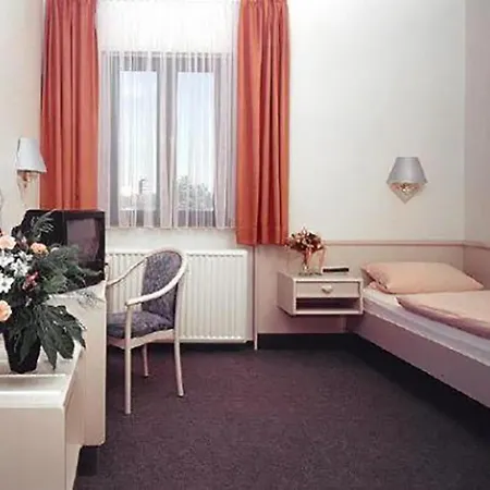 Skada Cölln Hotell 3*